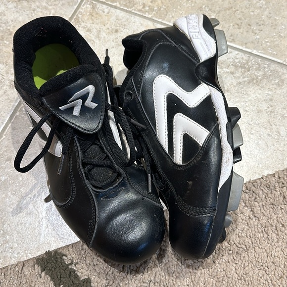 🥎Ringor Molded Cleats - Picture 3 of 6